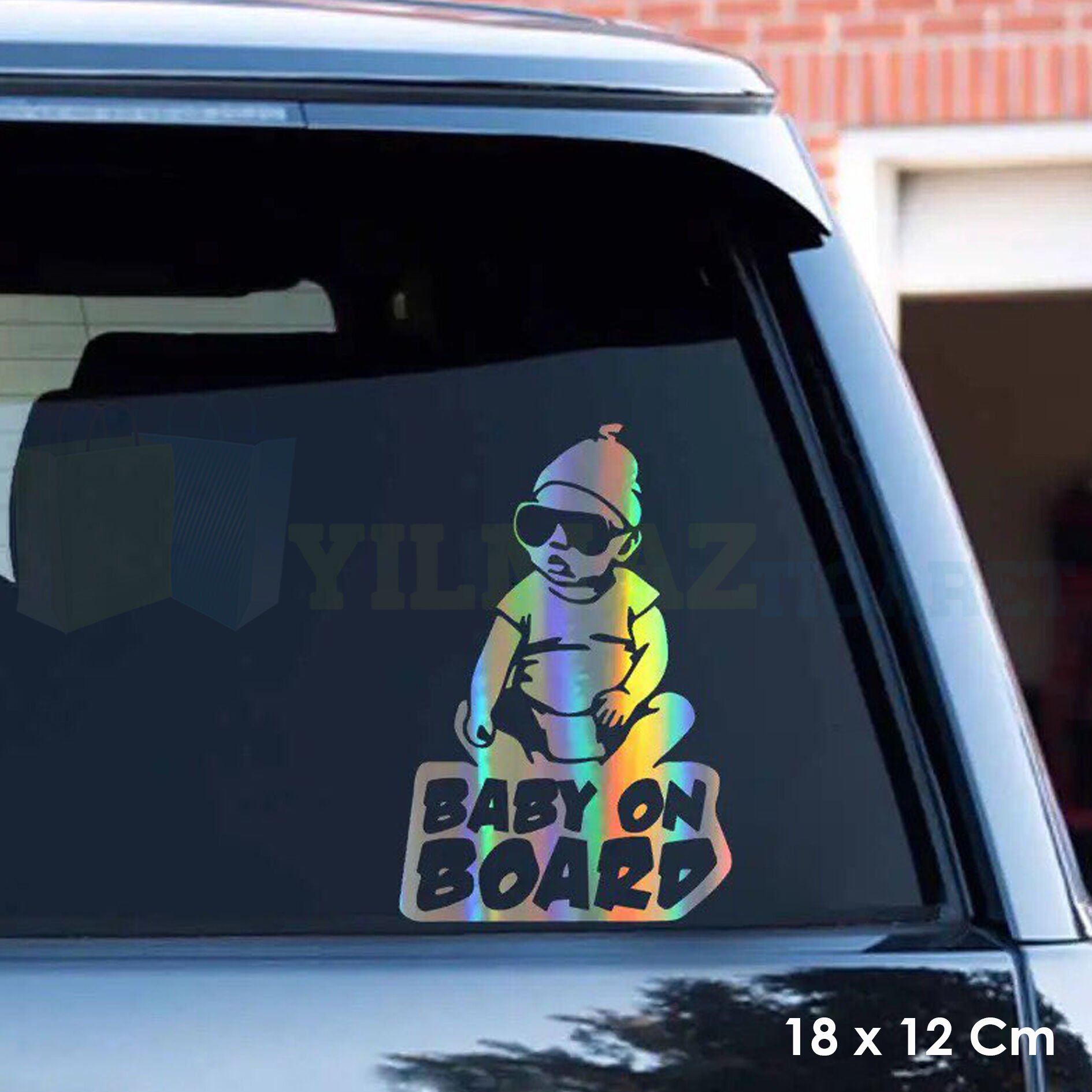 Şapkalı Arabada Bebek Var Hologram Oto Sticker Cam Araba Yapıştırma Çıkartma Aksesuar Etiket 18x12cm